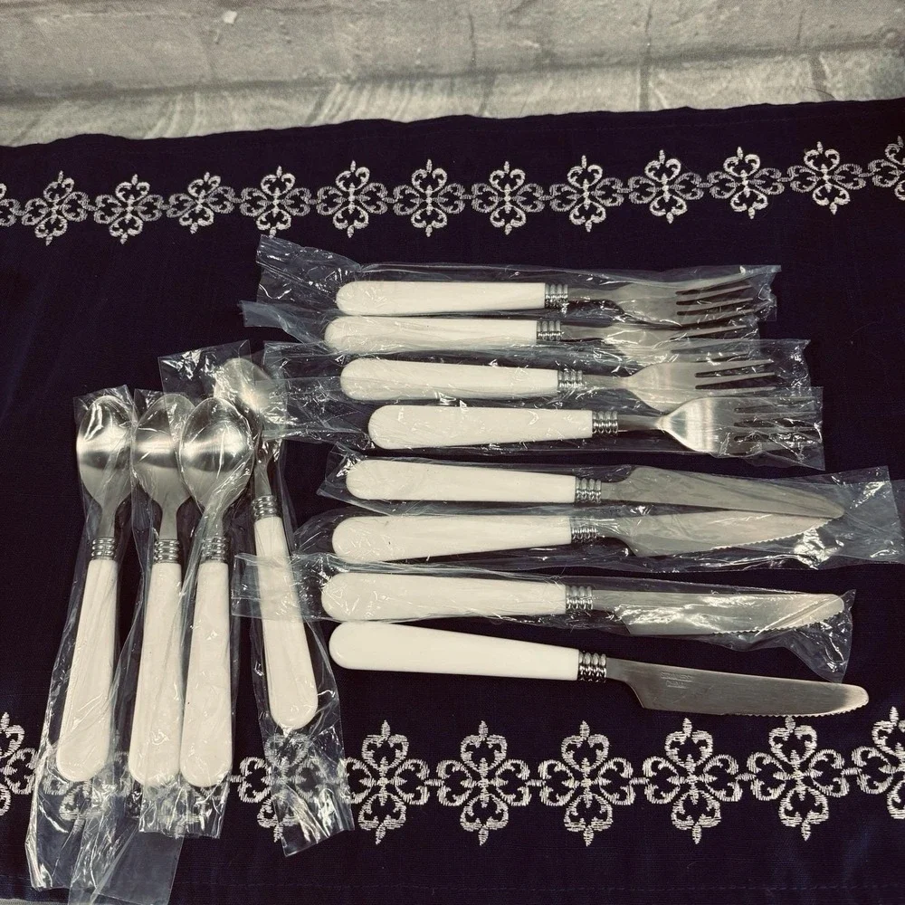 Vintage Gibson white-handled stainless steel flatware 4 spoons, knives & forks